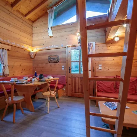 Шале Les Praz-de-chamonix Chalet Sleeps 4 *