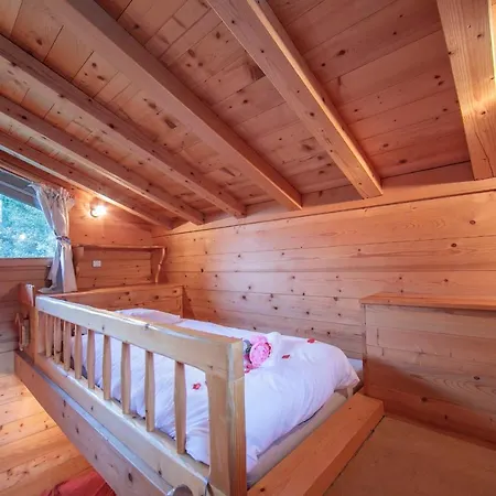 Les Praz-de-chamonix Chalet Sleeps 4 *