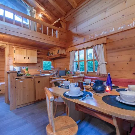 Шале Les Praz-de-chamonix Chalet Sleeps 4 *