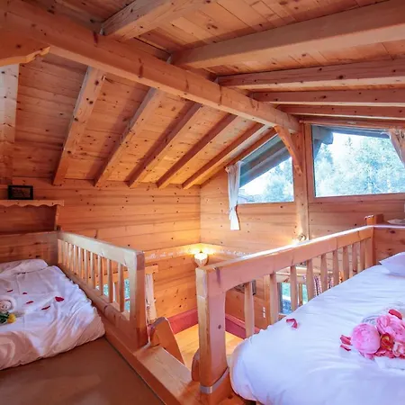 Les Praz-de-chamonix Chalet Sleeps 4 Шамони