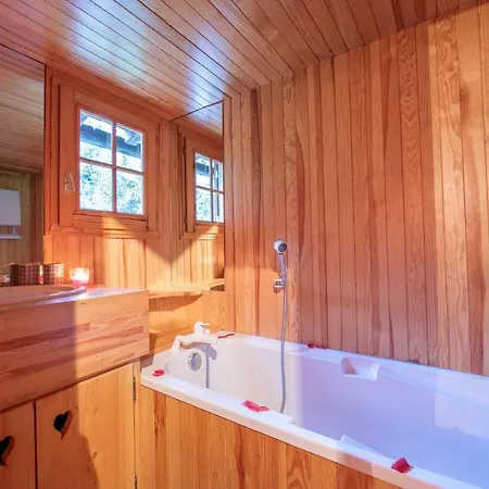 Les Praz-de-chamonix Chalet Sleeps 4 Шале *